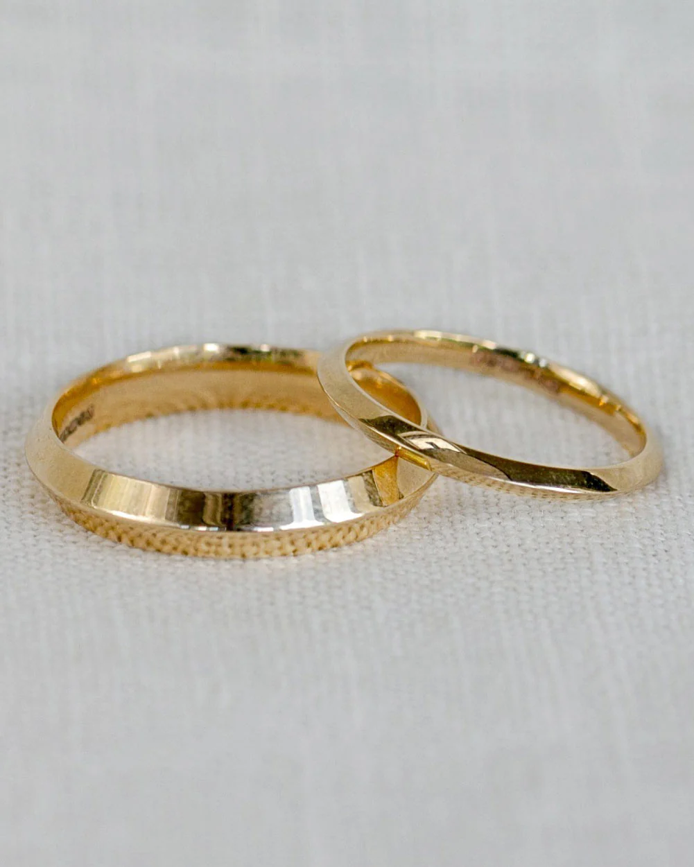 Solid Gold Fine Edge Ring - 2mm Band - Image 4